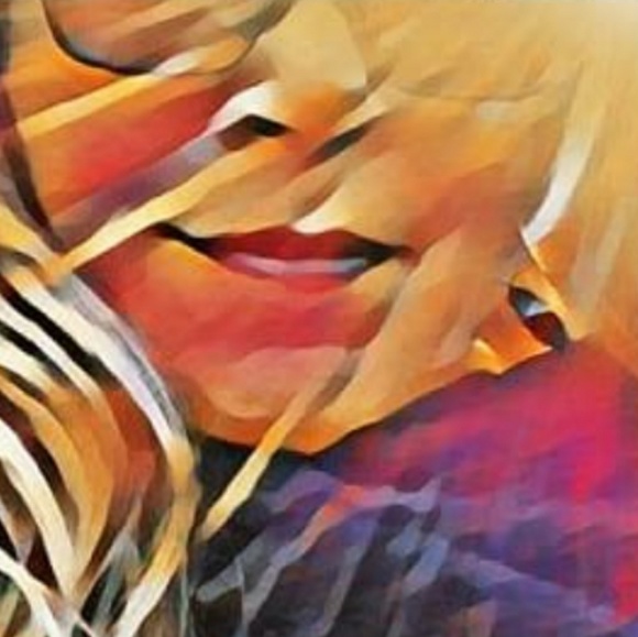 🌹Meet your Posher - Picture 1 of 4